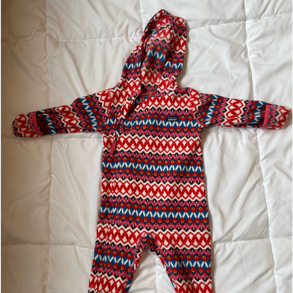 Patagonia 6-12 mo bunting